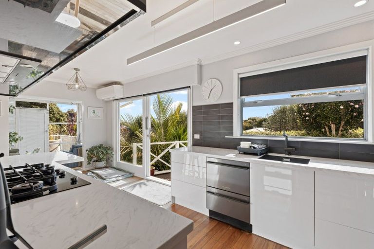 Photo of property in 1 Bonithon Avenue, Moturoa, New Plymouth, 4310