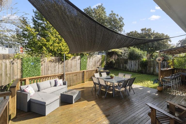 Photo of property in 19 Kashmir Road, Glen Eden, Auckland, 0602