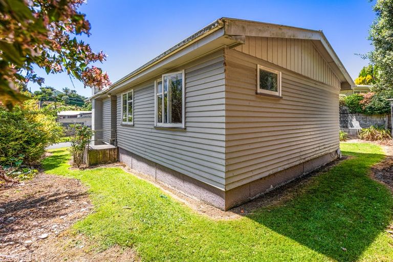 Photo of property in 28 Whakawhiti Street, Marfell, New Plymouth, 4310