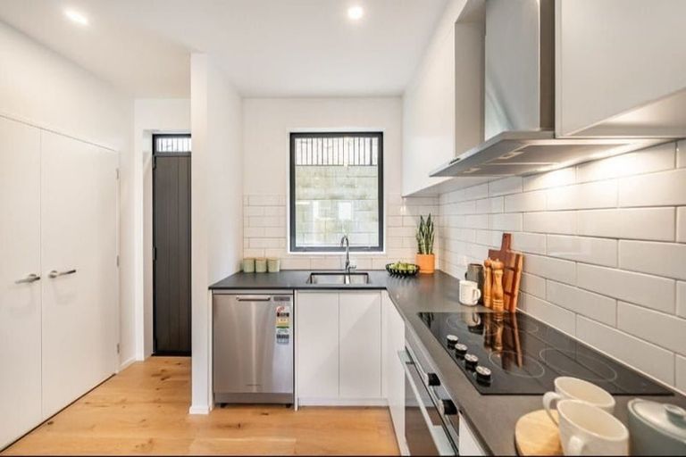 Photo of property in 9/71 Raukawa Street, Stokes Valley, Lower Hutt, 5019