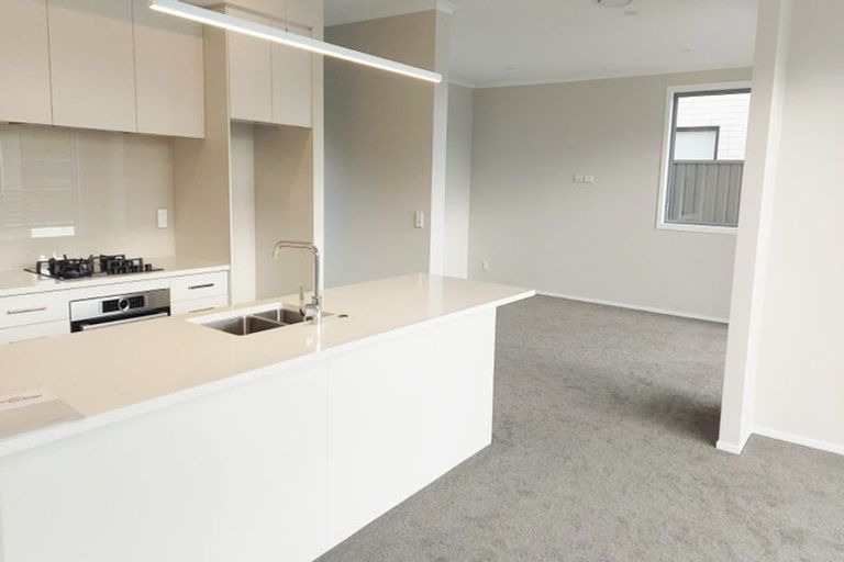 Photo of property in 25 Koreke Close, Kenepuru, Porirua, 5022