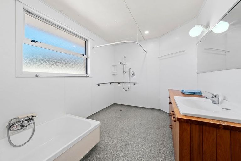 Photo of property in 91 Manu Crescent, Upper Vogeltown, New Plymouth, 4310