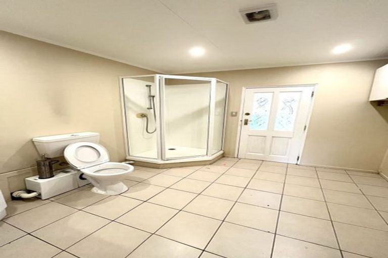 Photo of property in 27 Mirrabooka Avenue, Botany Downs, Auckland, 2010