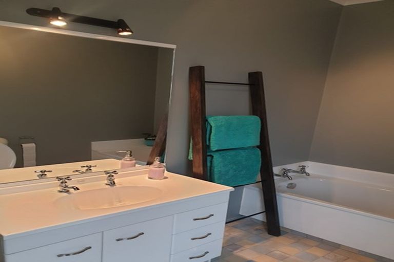 Photo of property in 16 Tawa Street, Gonville, Whanganui, 4501