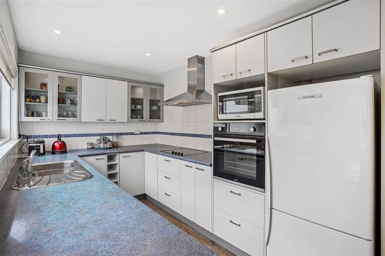 Photo of property in 1 Farnham Place, Ilam, Christchurch, 8041