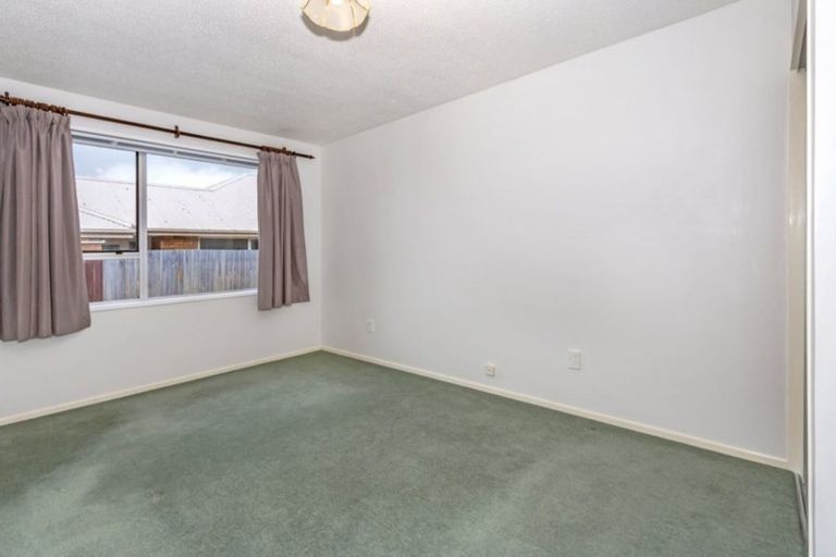 Photo of property in 1/452 Harewood Road, Harewood, Christchurch, 8051