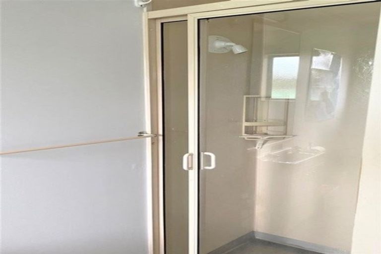 Photo of property in 411b Great South Road, Opaheke, Papakura, 2113