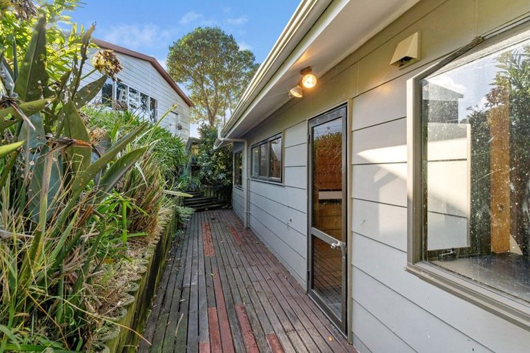 Photo of property in 37 Westhaven Drive, Tawa, Wellington, 5028
