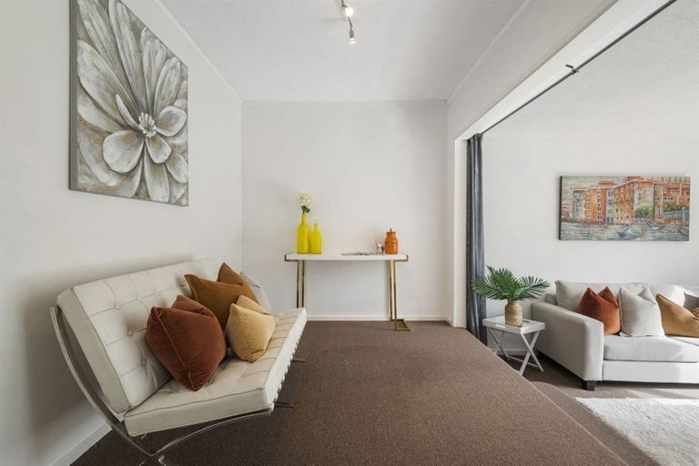 Photo of property in 1/23a Cliff Road, Torbay, Auckland, 0630