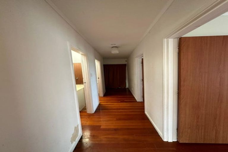 Photo of property in 89 Gossamer Drive, Pakuranga Heights, Auckland, 2010