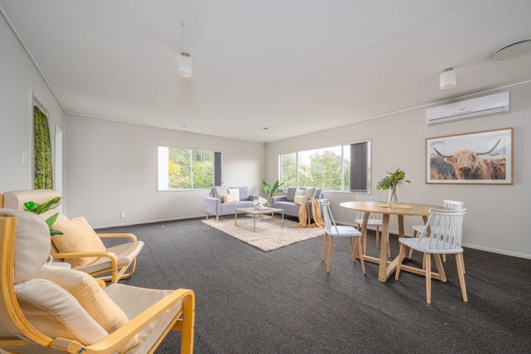 Photo of property in 32 Thurleigh Grove, Karori, Wellington, 6012