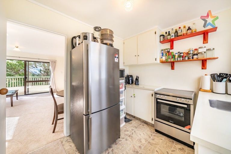 Photo of property in 6a Mossburn Grove, Kelson, Lower Hutt, 5010