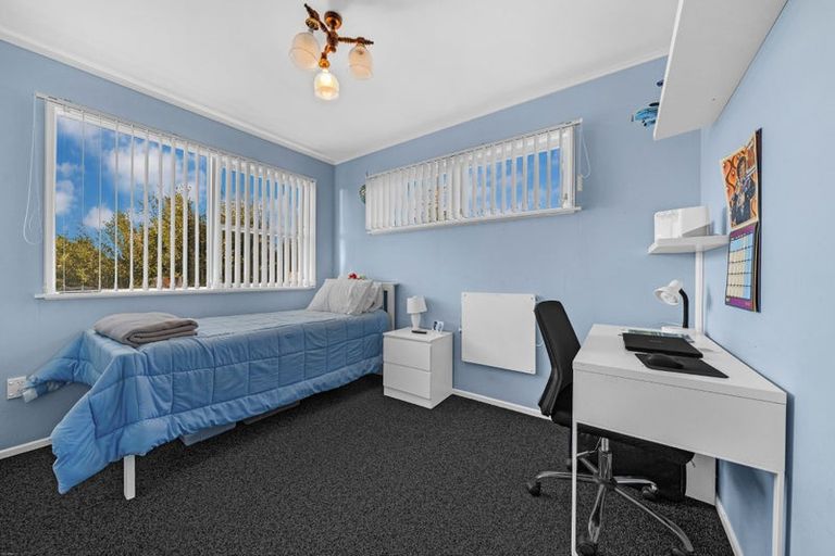 Photo of property in 6 Aplin Place, Birkdale, Auckland, 0626