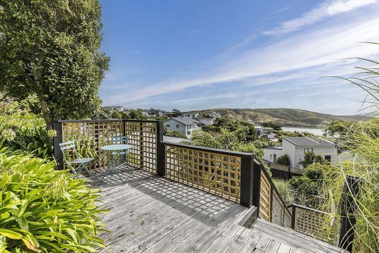 Photo of property in 16 Doon Grove, Papakowhai, Porirua, 5024