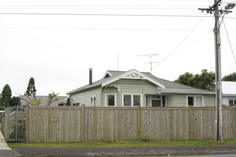 Photo of property in 97 Harris Street, Pukekohe, 2120