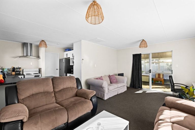 Photo of property in 2/434 Gloucester Street, Taradale, Napier, 4112