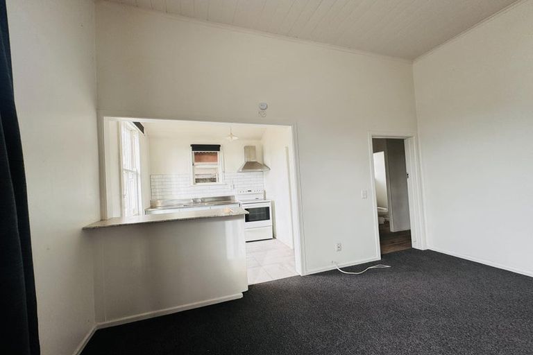 Photo of property in 74 Chelwood Street, Takaro, Palmerston North, 4412