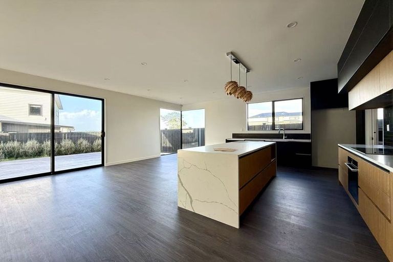 Photo of property in 43 Evergreen Parade, Rosehill, Papakura, 2113