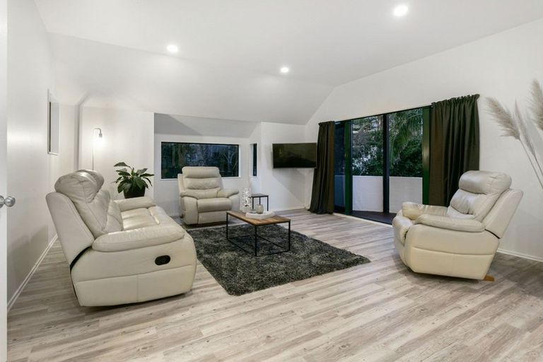 Photo of property in 1/25 Nigel Road, Browns Bay, Auckland, 0630