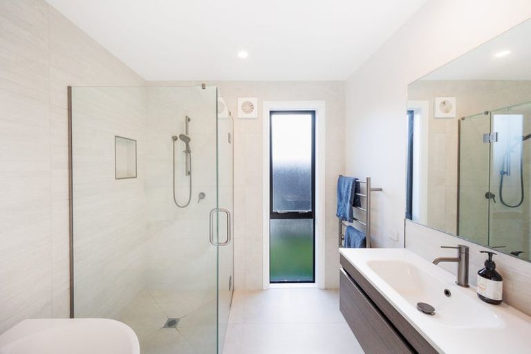 Photo of property in 11 Mangatainoka Lane, Awapuni, Palmerston North, 4412