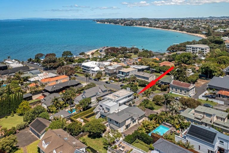Photo of property in 2/2a Earnoch Avenue, Takapuna, Auckland, 0622