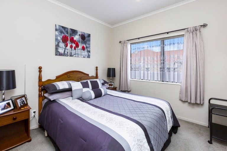 Photo of property in 11a Ormrod Grove, Riverstone Terraces, Upper Hutt, 5018