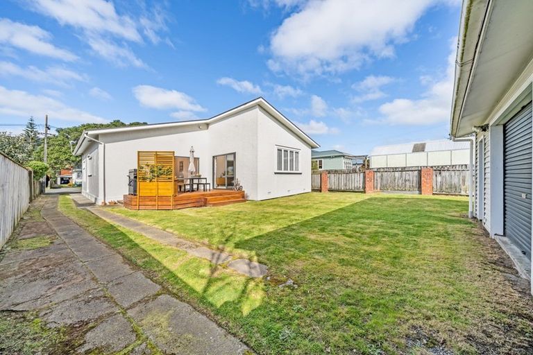 Photo of property in 11 Pitt Street, Moera, Lower Hutt, 5010