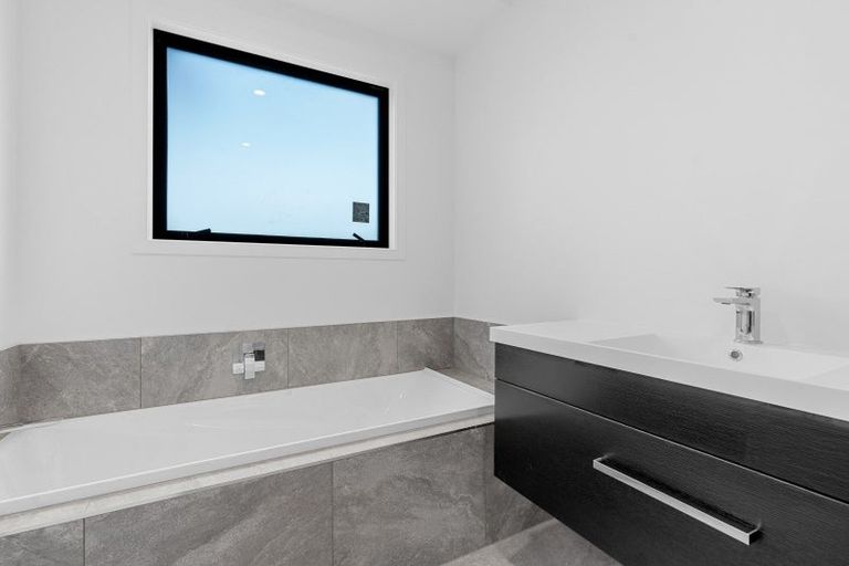 Photo of property in 3 Nicholson Road, Clareville, Carterton, 5791