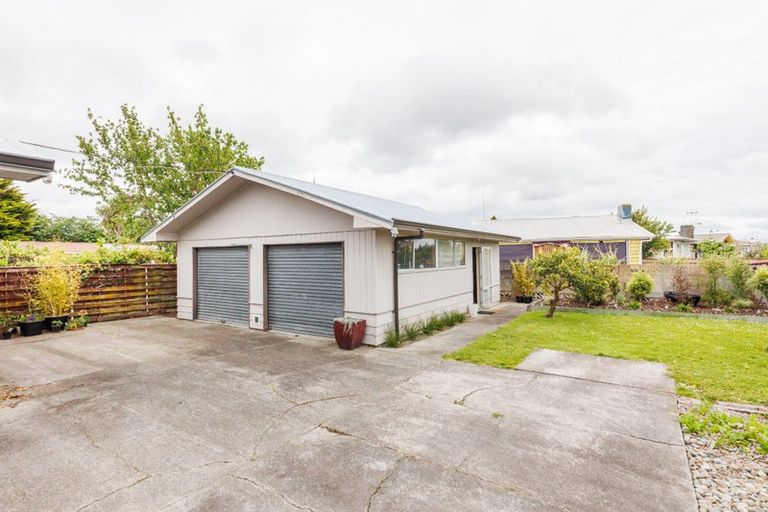 Photo of property in 46 Pembroke Street, Highbury, Palmerston North, 4412