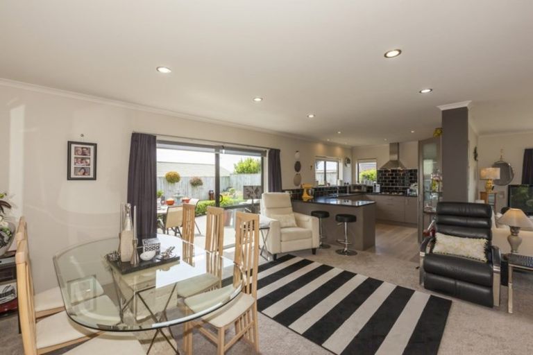 Photo of property in 17 Consort Close, Paraparaumu Beach, Paraparaumu, 5032
