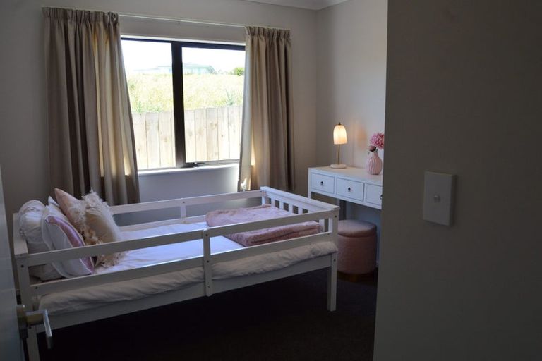 Photo of property in 25 Whale Bay Rise, Gulf Harbour, Whangaparaoa, 0930