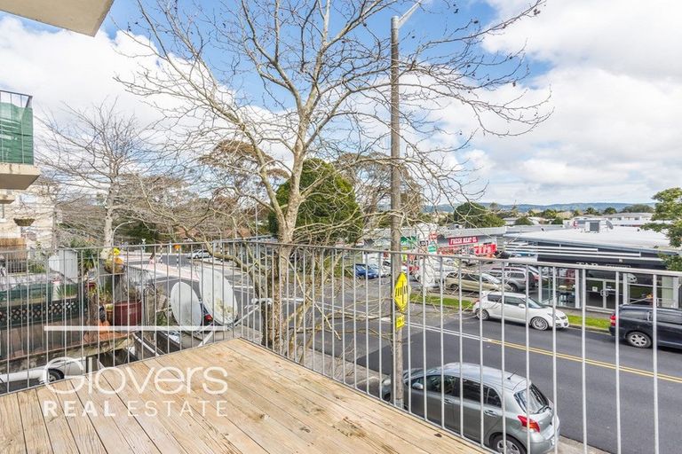 Photo of property in 10 Captain Scott Road, Glen Eden, Auckland, 0602