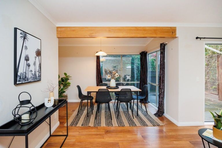 Photo of property in 12 Coromandel Court, Roslyn, Palmerston North, 4414