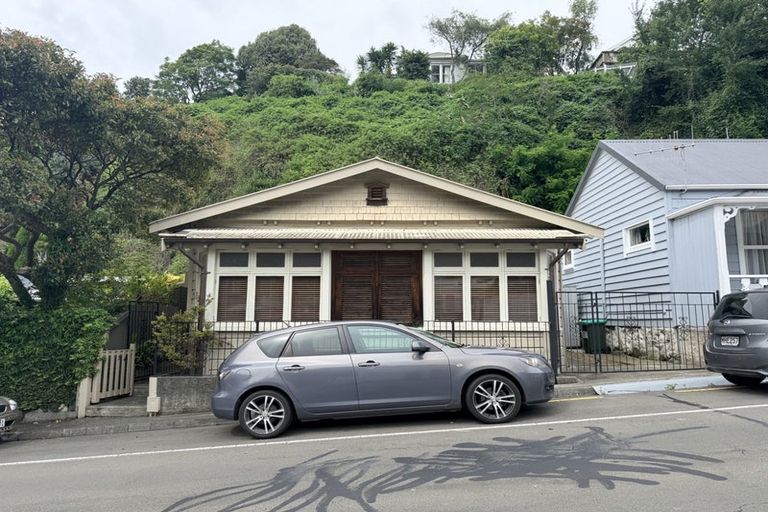 Photo of property in 34 Shakespeare Road, Bluff Hill, Napier, 4110