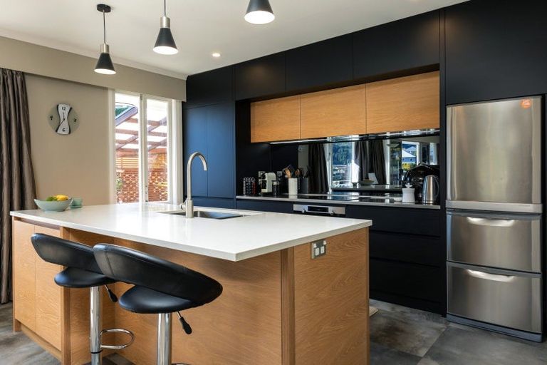 Photo of property in 14 Seaview Crescent, Picton, 7220