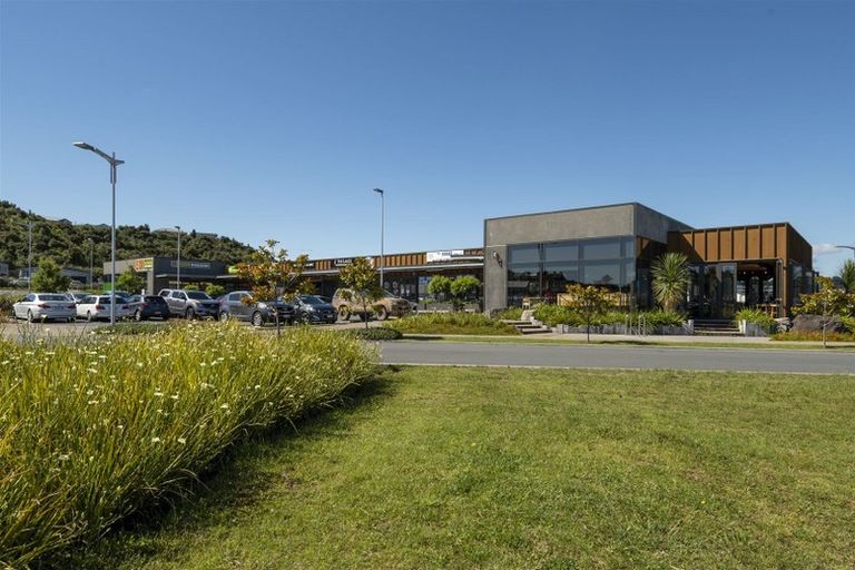 Photo of property in 10 Bridgewater Way, Pyes Pa, Tauranga, 3112