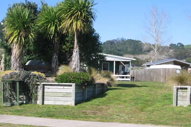 Photo of property in 27 Hawk Hill Crescent, Cooks Beach, Whitianga, 3591