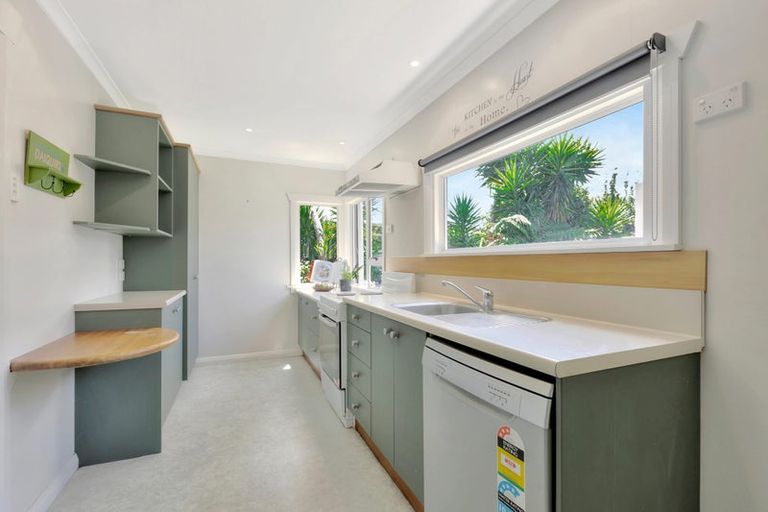 Photo of property in 9 Hursthouse Street, Vogeltown, New Plymouth, 4310