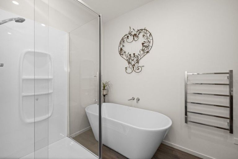 Photo of property in 1 Te Roera Drive, Taradale, Napier, 4112