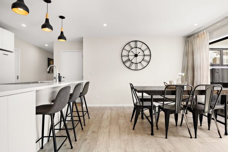 Photo of property in 60 Matua Road, Huapai, Kumeu, 0810