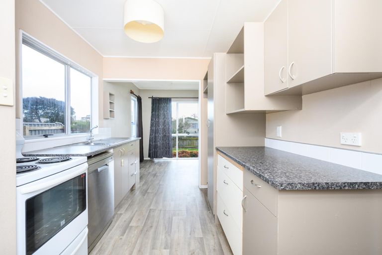 Photo of property in 40 Geraldine Crescent, Cloverlea, Palmerston North, 4412