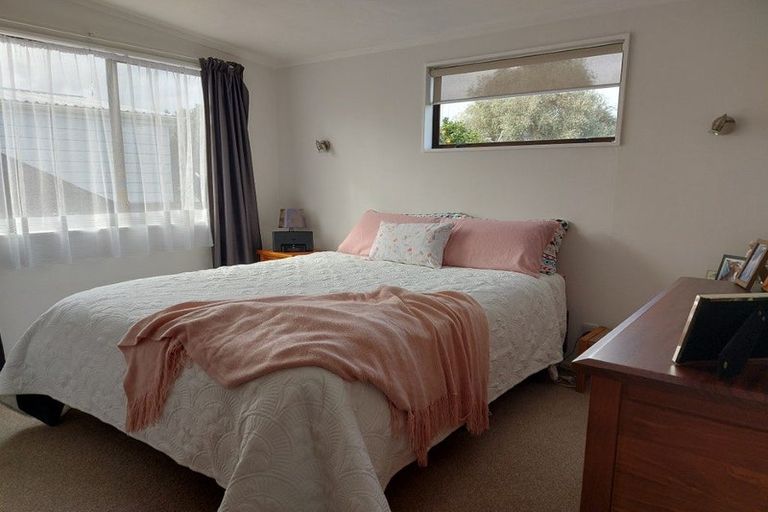 Photo of property in 2/436 Great South Road, Opaheke, Papakura, 2113