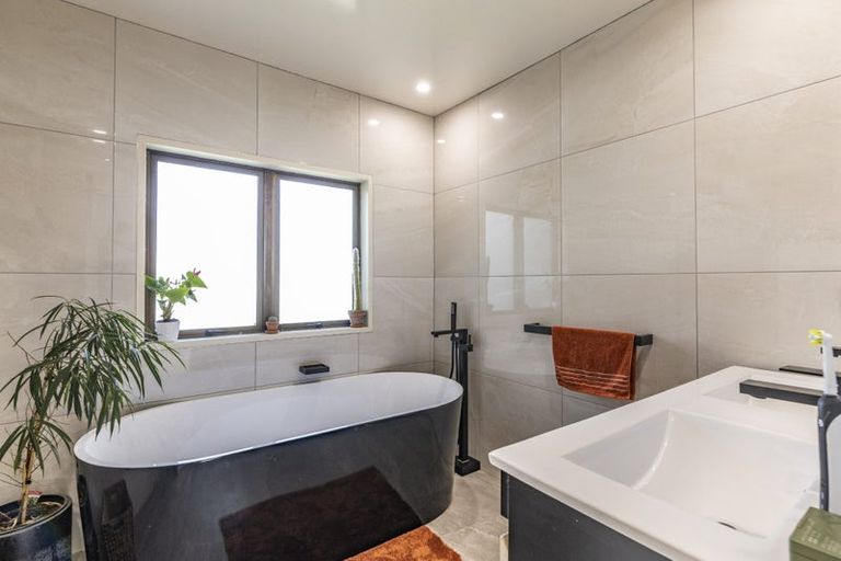 Photo of property in 2 Holmcroft Court, Cracroft, Christchurch, 8022