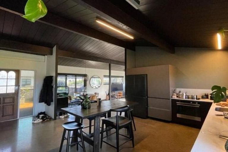 Photo of property in 33a Fitzroy Road, Fitzroy, New Plymouth, 4312