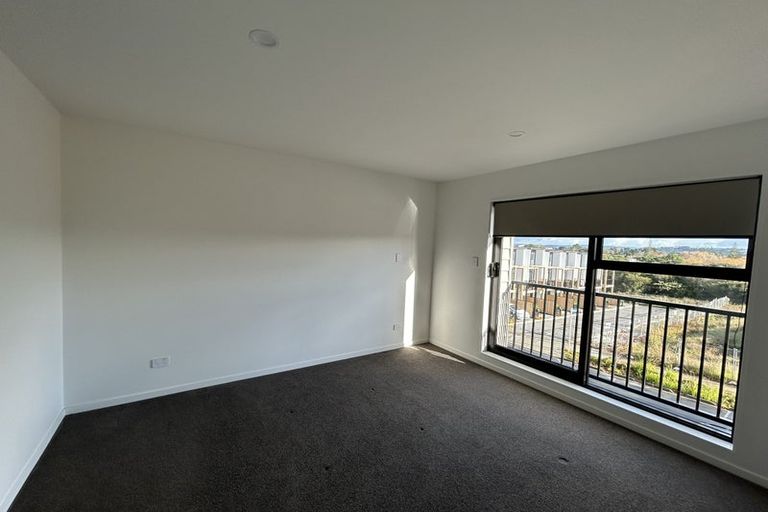 Photo of property in 11 Falcon Crescent, Hobsonville, Auckland, 0618