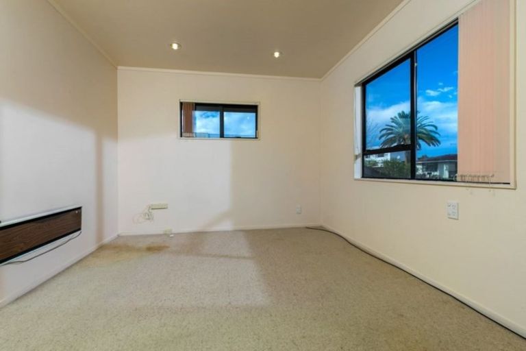 Photo of property in 6 Nukumea Common, Orewa, 0931