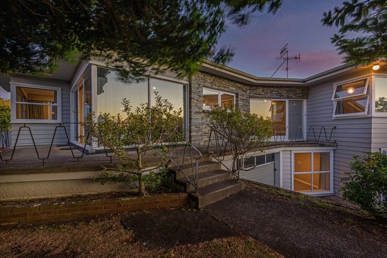 Photo of property in 1 Wigan Place, Hokowhitu, Palmerston North, 4410