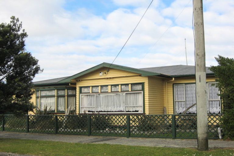 Photo of property in 19 Doyle Street, Blaketown, Greymouth, 7805