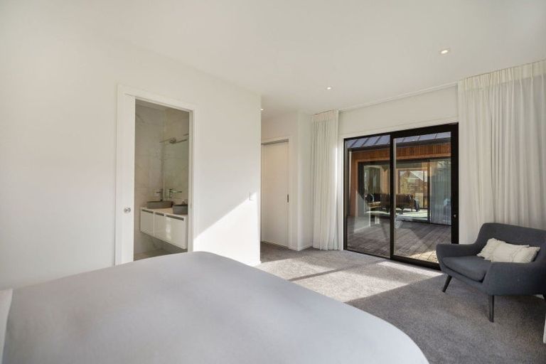 Photo of property in 2 Appin Court, Jacks Point, Queenstown, 9371