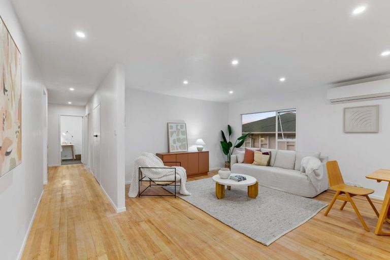 Photo of property in 74 Waimumu Road, Massey, Auckland, 0614